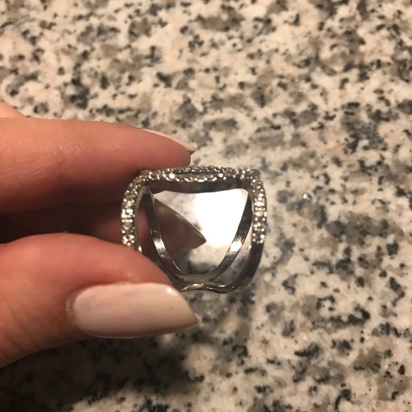 Beautiful ring! - Picture 3 of 4
